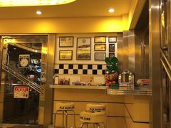 -席娜卡琳火车铁道夜市