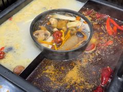 -老牌坊云南鱼豆花火锅(爱建店)