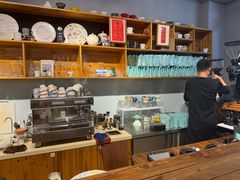 -LEO CAFE