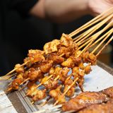 这家东北烧烤店真的太正宗,人气好高