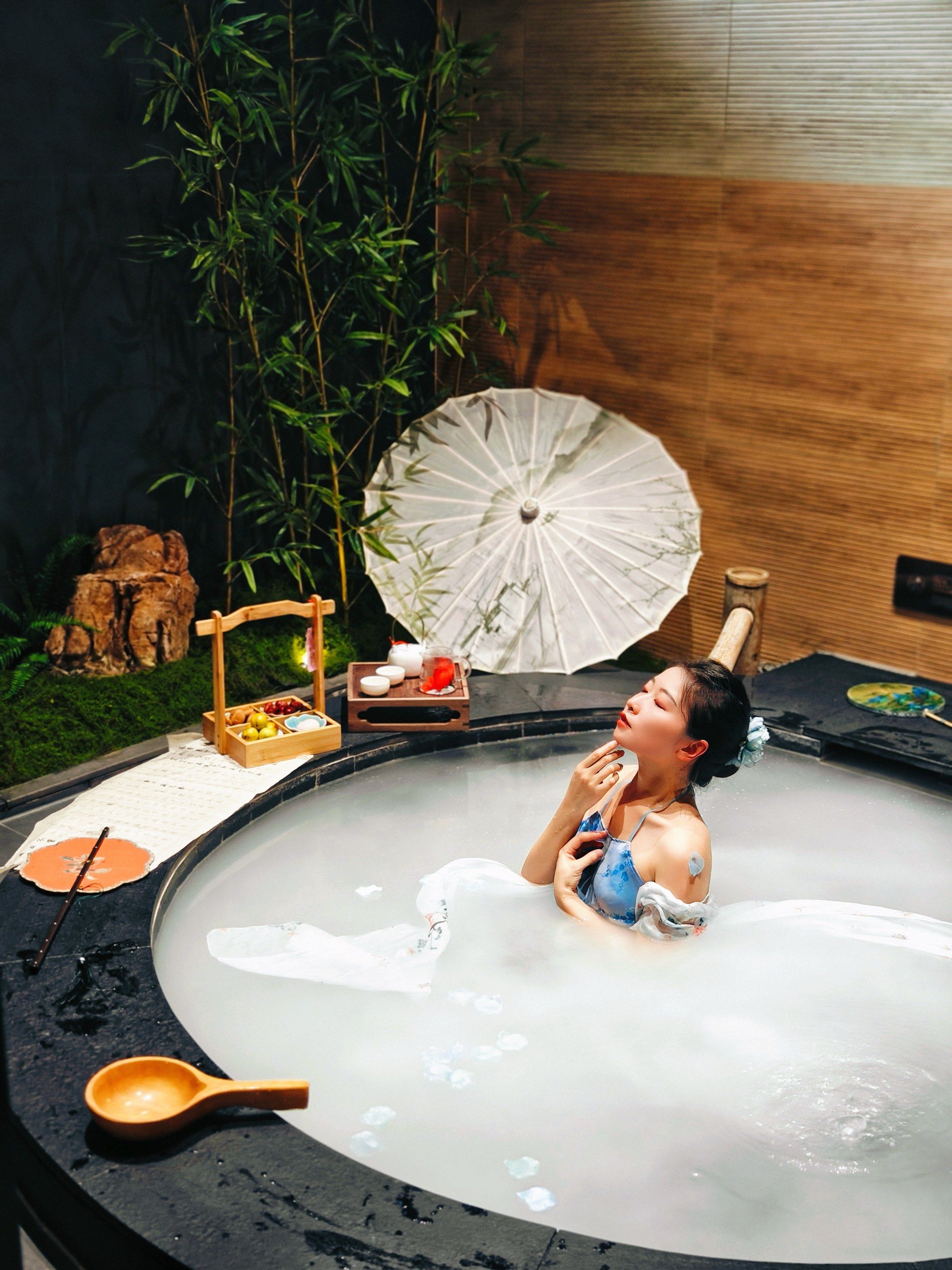 朋友圈问疯了的温泉♨️一秒穿越华清池