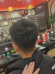 -东方先生国潮男士理发馆