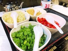 -鲜入围煮花胶鸡海鲜火锅