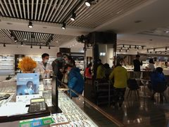 -宏宇眼镜蔡司依视路折扣店(兆佳眼镜城店)