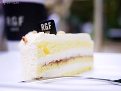 瑞士鲜奶榛子蛋糕-RGF(巨鹿路店)