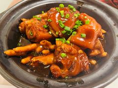 猪蹄凤爪煲-恭喜上堓砂锅焗·海鲜大排档(闵行龙湖店)