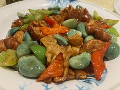 腊八蒜烧肥肠-新侨小馆(东直门北小街店)