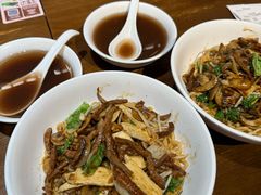 生爆牛肉面-寻裕记·现炒浇头面(人民广场店)