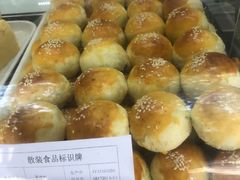 豆沙蛋黄酥-闻酥园(大慈寺店)