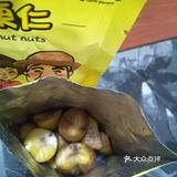 打开后可以闻到香香的栗子味，吃着口感有一点点的甜