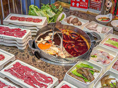 -来龍儿鲜切牛肉自助老火锅