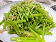 茼蒿梗炒银鱼干-常兴记广东小厨(浦东路店)