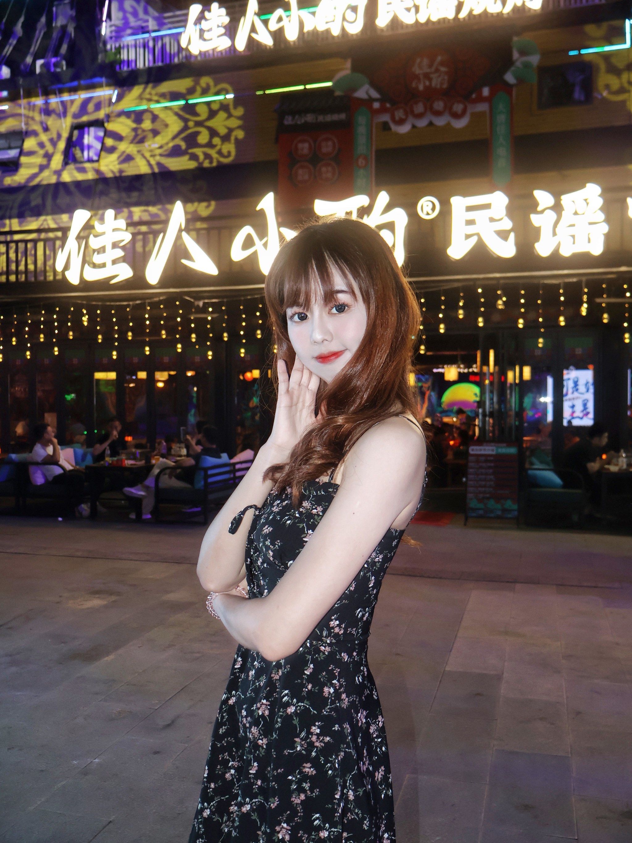 嗨翻不眠夜还能一直?互动点歌自带乐队的民谣真的超有演唱会的