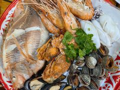 -席娜卡琳火车铁道夜市