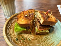 蜂蜜酱香鸡肉三明治-blend咖啡部落(卓悦中心店)