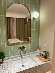 -悦瑢港湾科技美肤芳疗美容