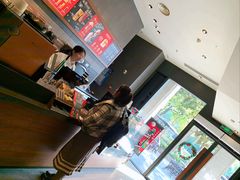 -星巴克(杭州湖滨银泰E区店)
