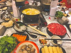 -鲜入围煮花胶鸡海鲜火锅