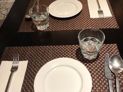 餐具摆设-TAMATI(巴黎贝甜韩式西餐厅店)