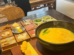 -银米·云南传统过桥米线(双廊黑金冠店)