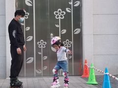 -阿布溜溜·轮滑(21世纪太阳城店)