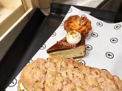-HOT CRUSH趁热集合·现烤面包(上海环球港店)