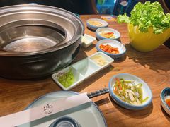 -明洞阿姨·韩式酱蟹烤肉·创意料理(三元桥店)