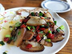 蒜苗炒腊肉-老唐三下锅 ·张家界地标美食(溪布街店)