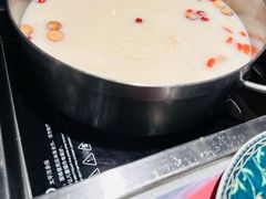 -尚尚仙·酸汤猪手·猪肚鸡火锅(华联万柳购物中心店)