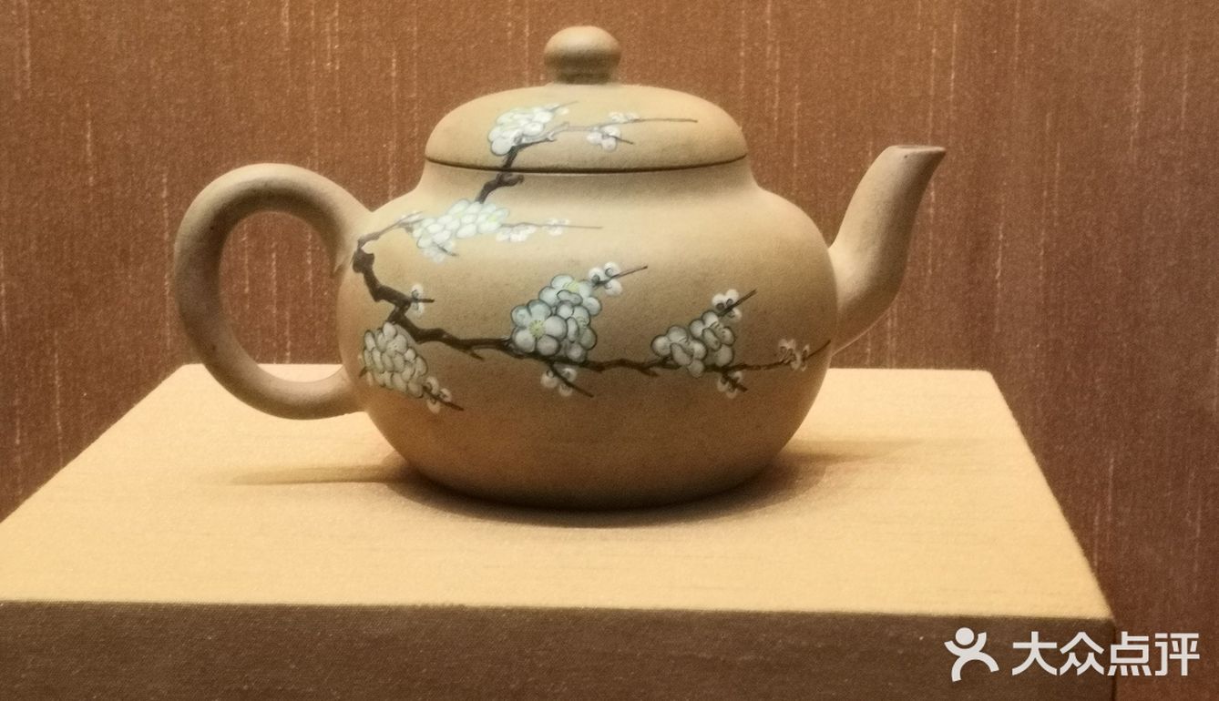 苏州博物馆馆身以灰白两色为主