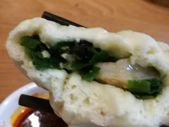 鲜虾韭菜三鲜包-草包包子铺(宽厚里店)