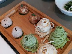 手剁猪肉丸-享月汤皇·海鲜小火锅·聚会(曲江创意谷店)