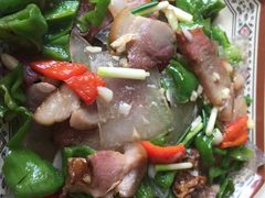 土豆粑炒腊肉-农家土菜老煨锅(木鱼镇店)
