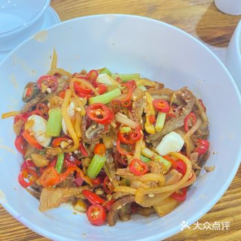 听说生意火爆 基本要等位  所以四点就从星沙出发过来