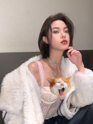-AYO SALON
