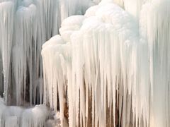 -大平台龙居瀑布旅游区