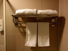 特惠大床房-莫泰酒店(上海虹桥北新泾地铁站天山路店)