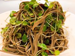 香椿苗拌黑豆丝-京味斋·北京烤鸭(北京南站洋桥店)
