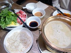 酸菜火锅面-小大董·烤鸭(凤凰汇店)