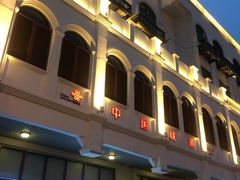 -中国联通(三亚市解放二路营业厅)