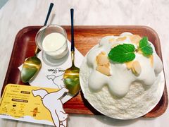 榴莲肉加榴莲冰淇淋-丹礼糖甜品