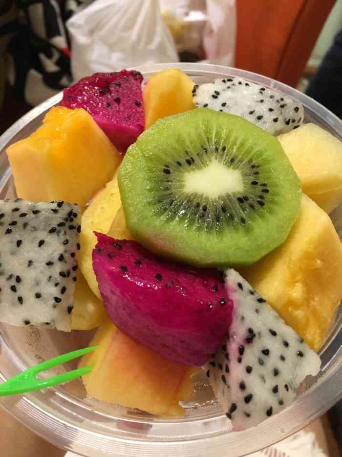 打分 和舍友经常点他家果切外卖,送到宿舍好方便,好甜!