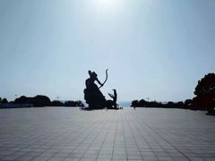 -巴陵广场