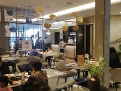 大堂-必胜客(龙之梦购物中心店)