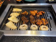 -臻牛烤肉