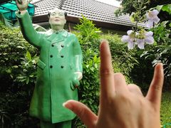 -莓园冰淇淋店