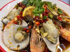 -老东镇啤酒屋海鲜加工·蒸汽海鲜·海鲜烧烤(台东店)