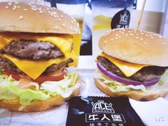 轻食纯手工单层芝士牛肉堡-牛纽塔·牛人堡(群众路店)