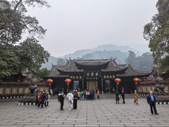 -峨眉山报国寺