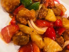 菠萝咕噜肉-老地方港式餐厅(拱北口岸店)